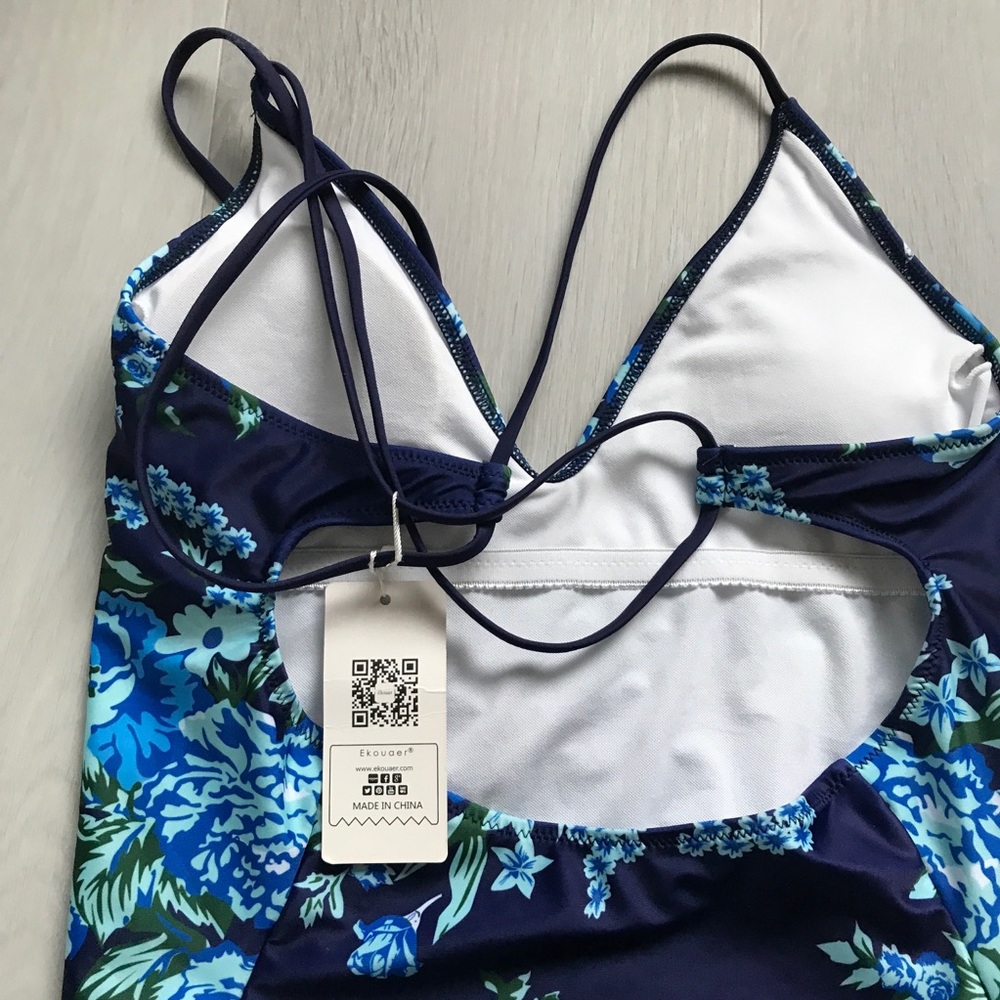 EKOUAER BLUE FLORAL SWIMSUIT CRISS CROSS BACK WOMENS LARGE - Picture 6 of 9